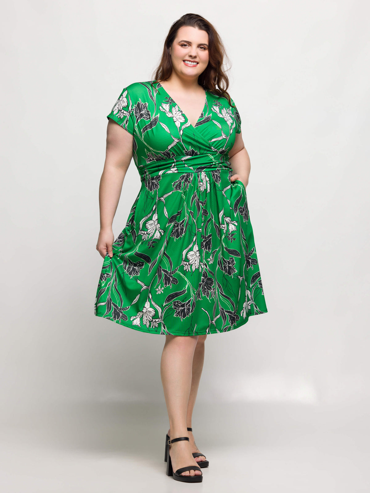 thumbnail image 3 of Plus Size Floral Knee Length Pocket Dress, 3 of 3